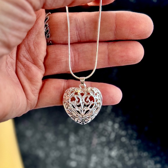 925 Sterling Silver Filigree Heart Pendant Necklace 14" Snake Chain - Picture 3 of 14